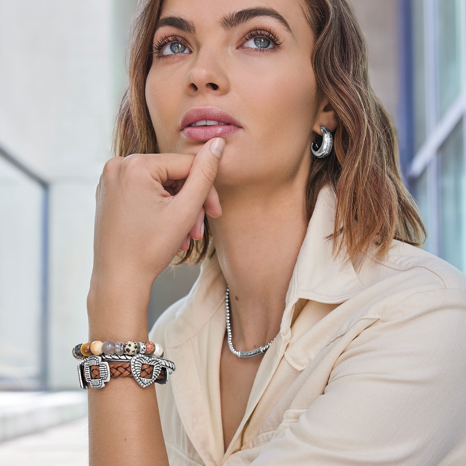 Contempo Desert Pearl Stretch Bracelet - Image 5