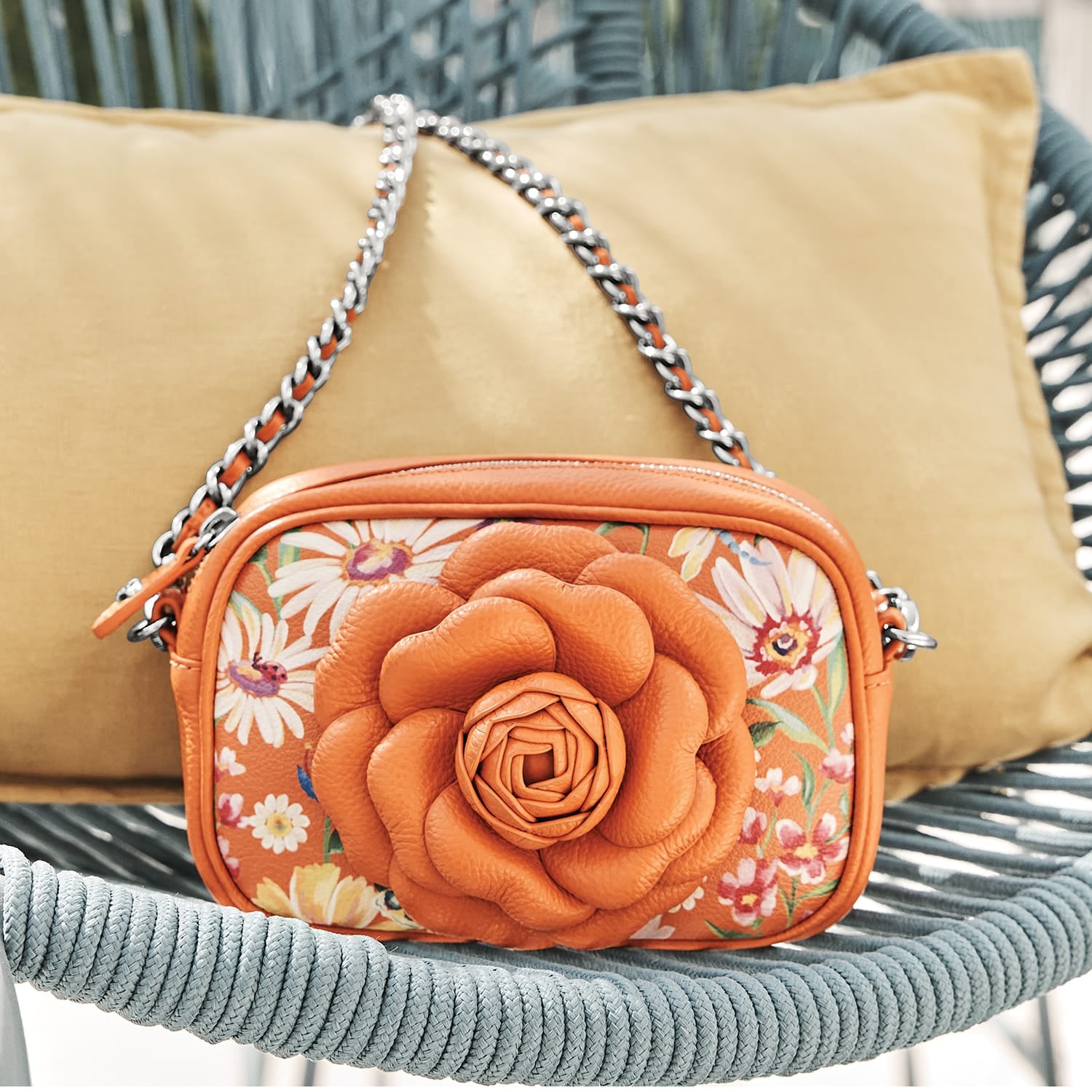 French Garden Rosie Camera Bag - Image 4
