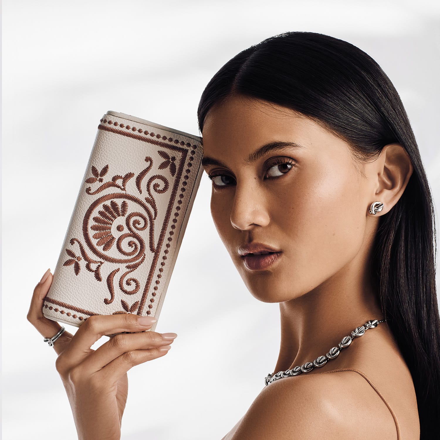 Interlok Harmony Embroidered Rockmore Wallet - Image 4