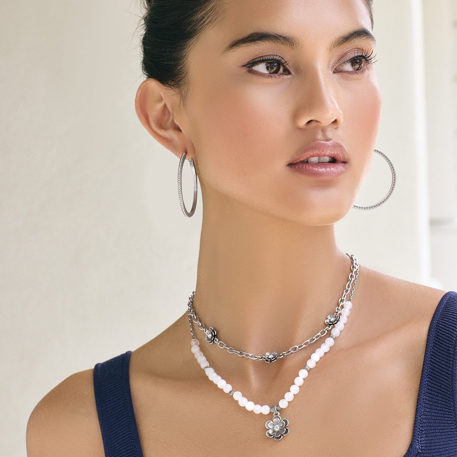 Metal Petal Short Necklace - Image 4